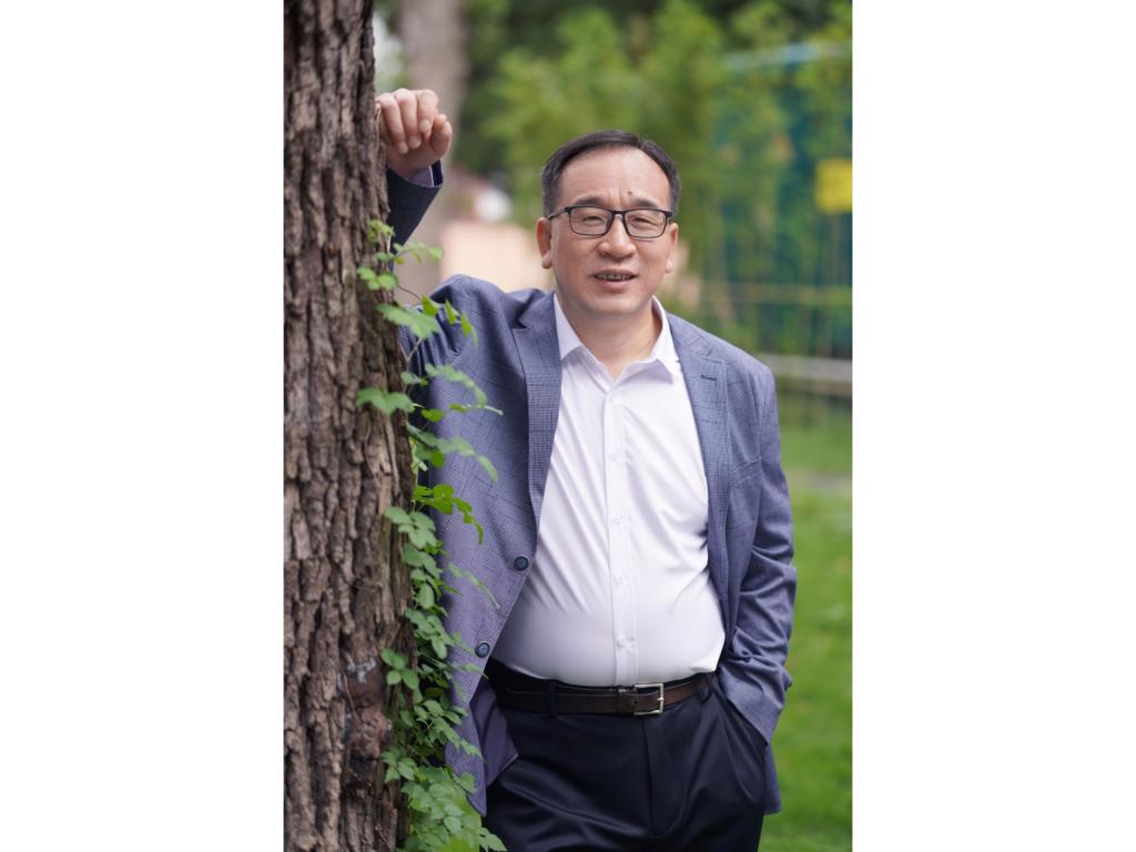 张云峰 